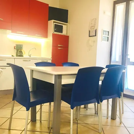 Lido Retreat Near Beach *