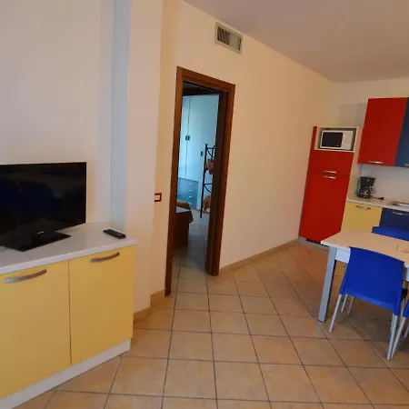 Lido Retreat Near Beach